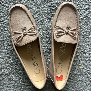 Calvin Klein Women's Beige Loafers with Bow